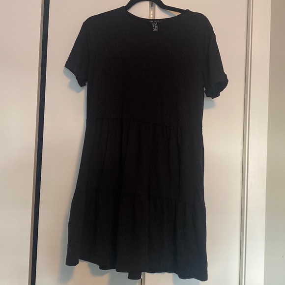 New Look Short Sleeve Tiered Mini Dress - Picture 1 of 4
